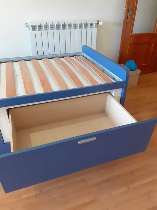 cama de criança com 2 gavetões e segunda cama extraível