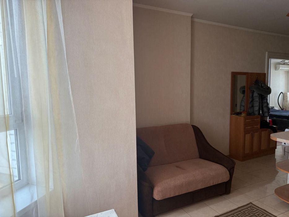 Владелец. Сдам 1 ком. квартиру 1 мин . М. Академгородок