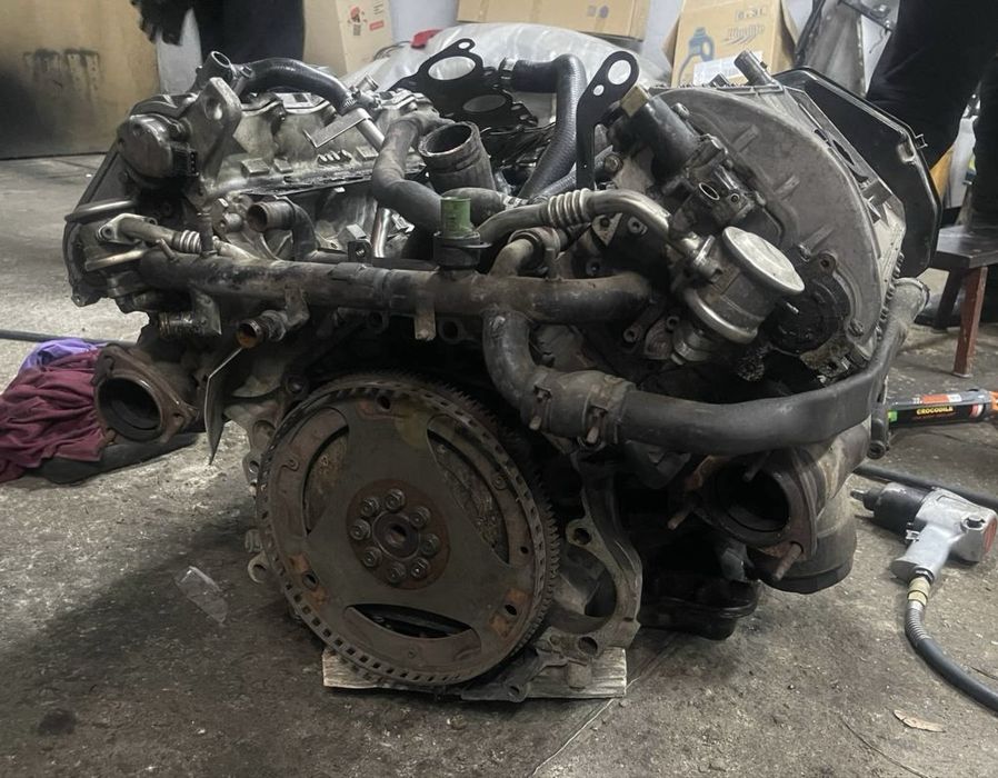 Продам двигун від Ауді А8 Д2 3.7