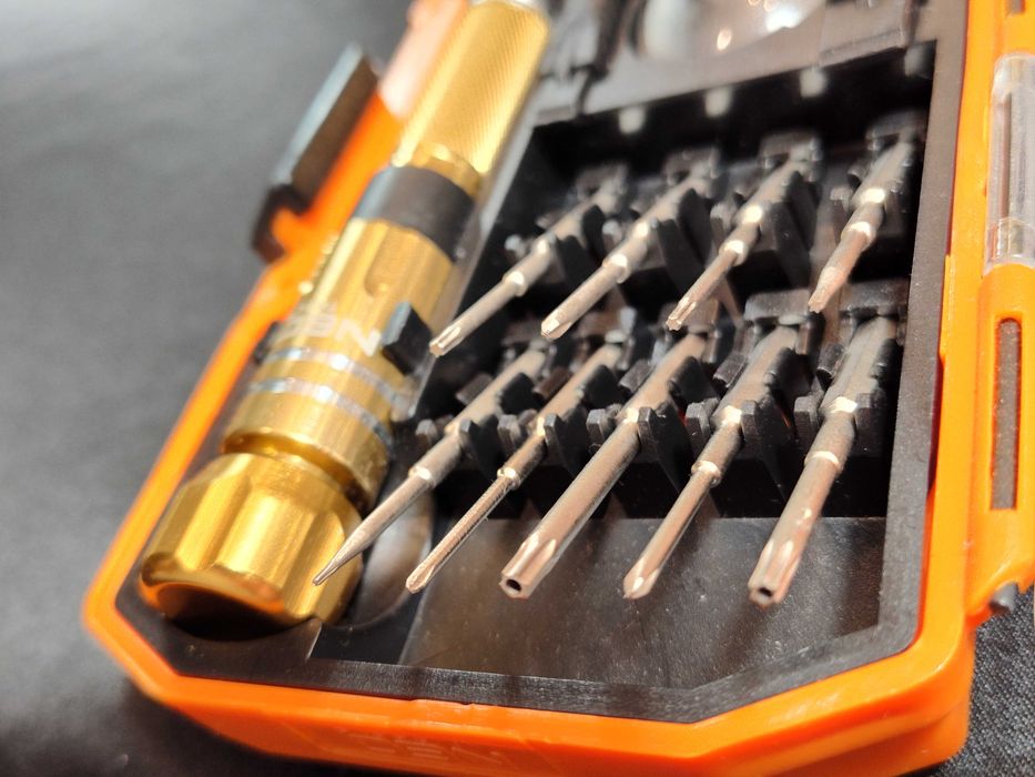 Neo Tools 06-108 zestaw do serwisowania smartfonów