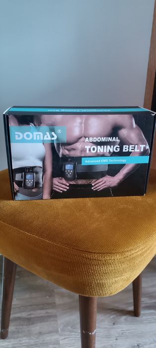 Profesjonalny elktrostymulator mięśni brzucha.