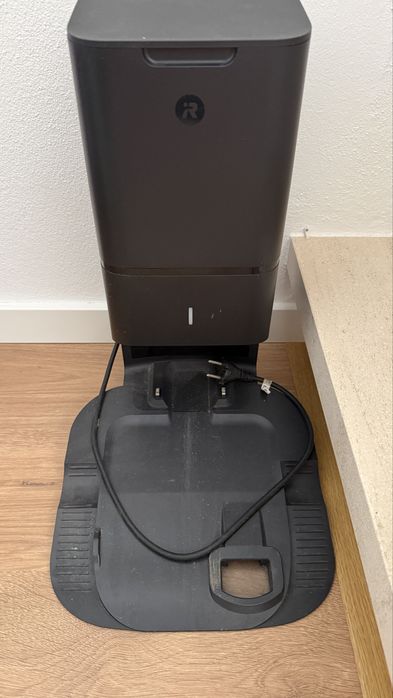 iRobot Roomba i7 + Clean Base | Base Auto-Esvaziamento + Filtros
