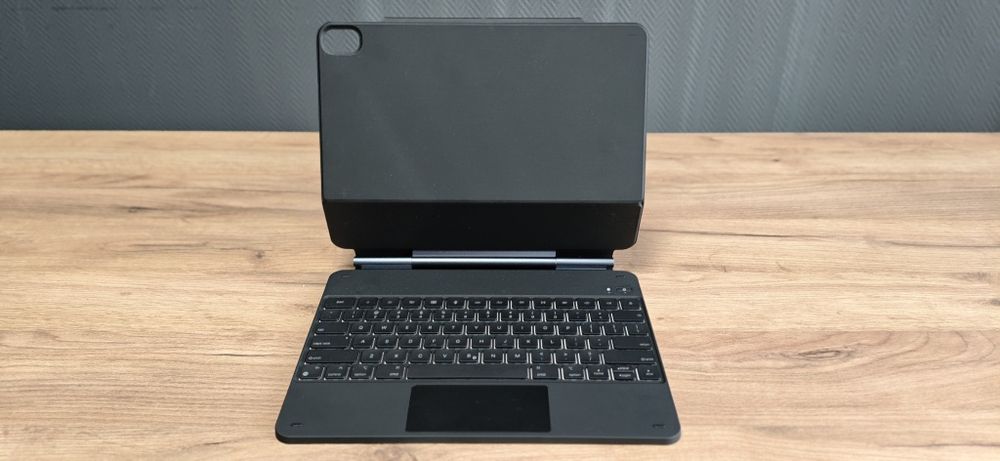 Чохол- клавіатура ESR для  ipad air 13"