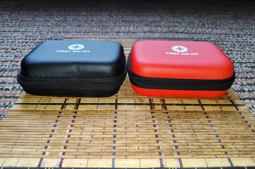 Аптечка органайзер для ліків First  Aid Kit  Мини компакт