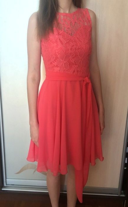 Коралловое платье