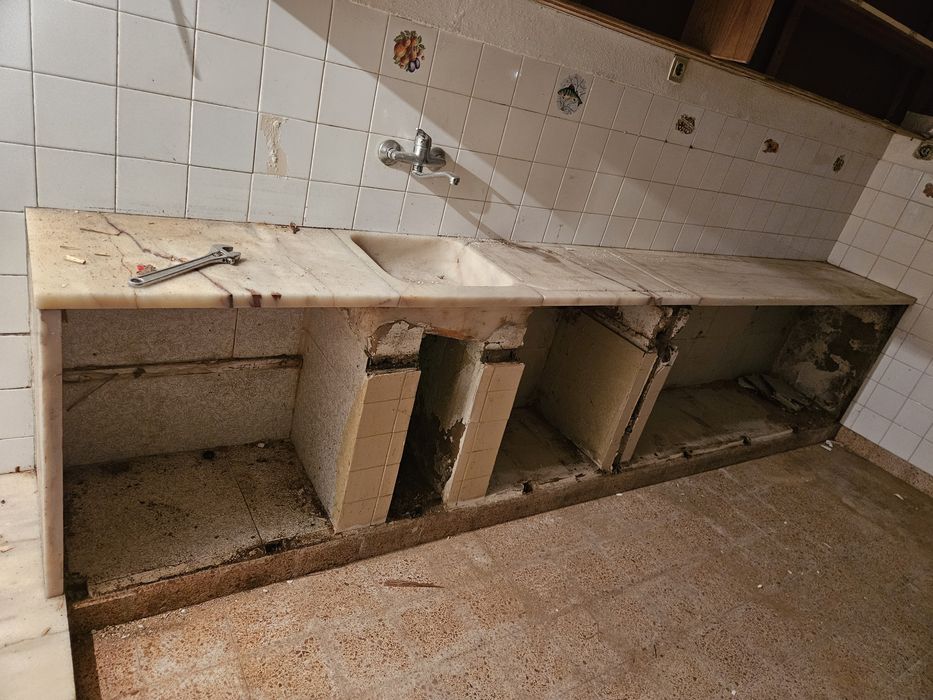 Pedra mármore e lavatório