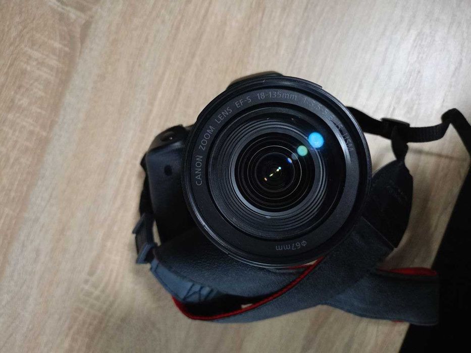 Продаю свій Canon 80D - стан нового + рюкзак в подарунок.