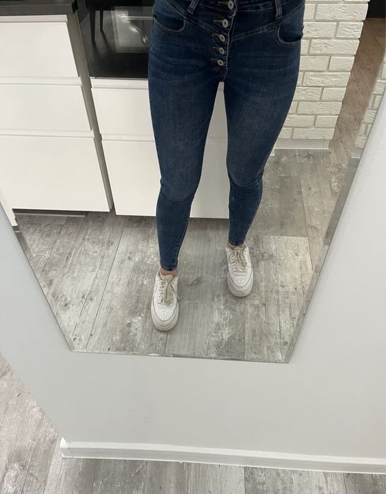 Jeansy z wysokim stanem denim life
