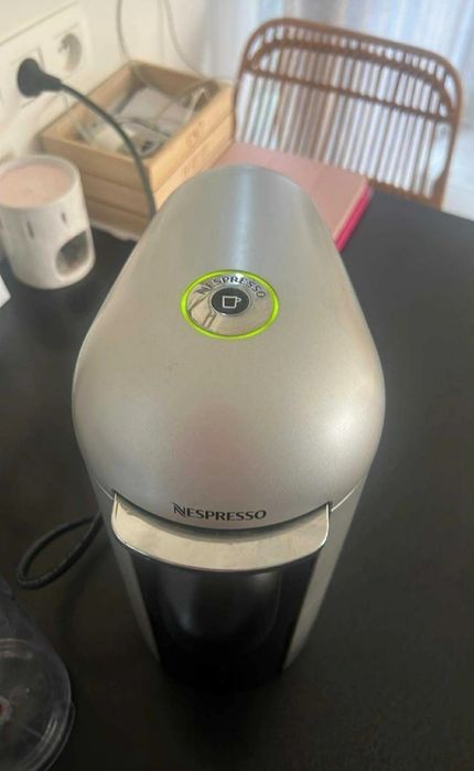 Máquina de café Nespresso vertuo