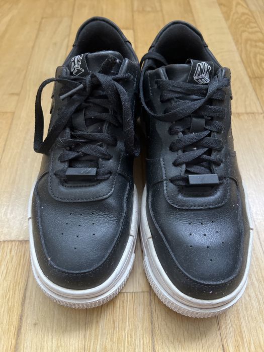 Продам кроссовки Форсы