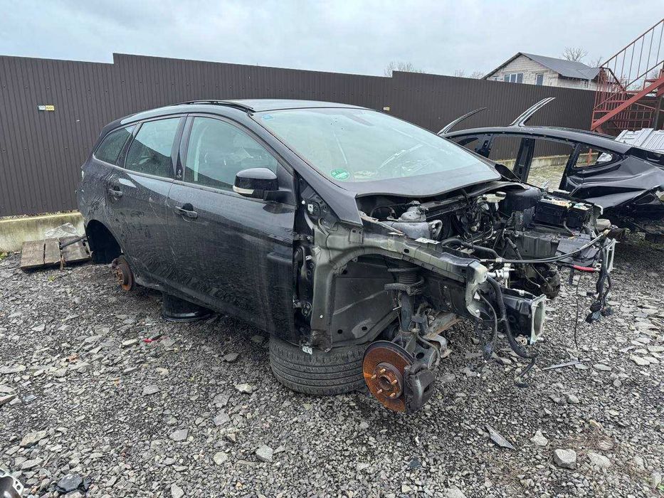 FORD FOCUS 2013 РОЗБОРКА двері крило ліхтар ляда сидіння підвіска