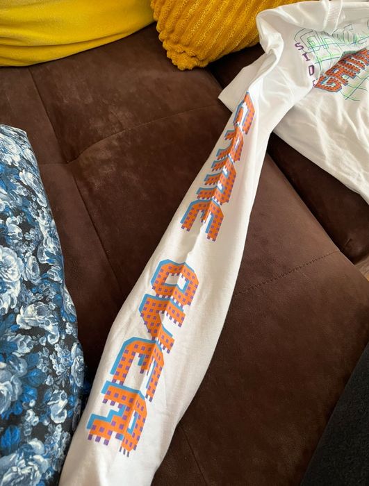 Biały longsleeve gamingowy z nadrukami