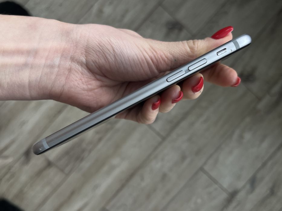 Телефон Iphone 6s