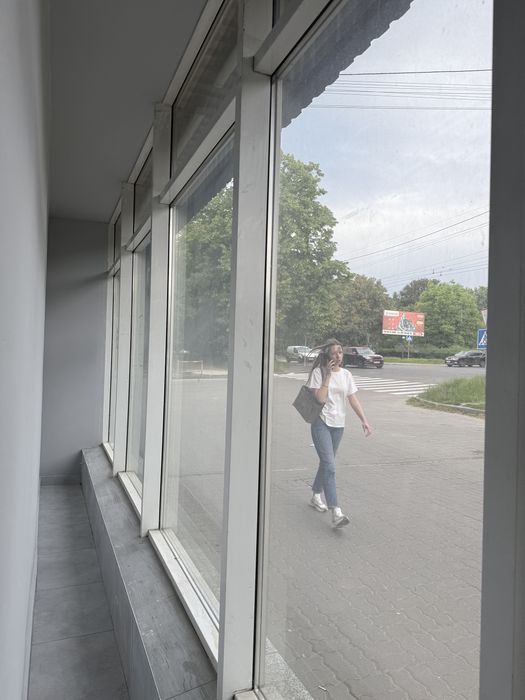 Миття вікон, віконних рам