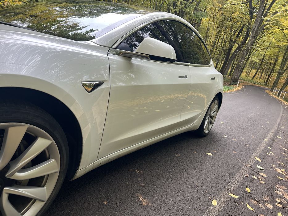 Tesla Model 3 2018