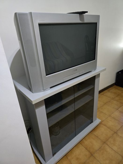 TV Sony grande para sala