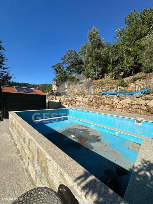 Quintinha com terreno de 4.062 m2 com vistas para o Rio Douro