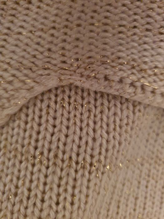 Sweterek beżowy, metaliczna nitka+ aplikacje z zamszu,rM,Nowy