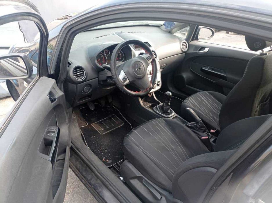 Розборка, шрот, Opel Astra H, Zafira B, Corsa D двигун 1.7 dtr, двері