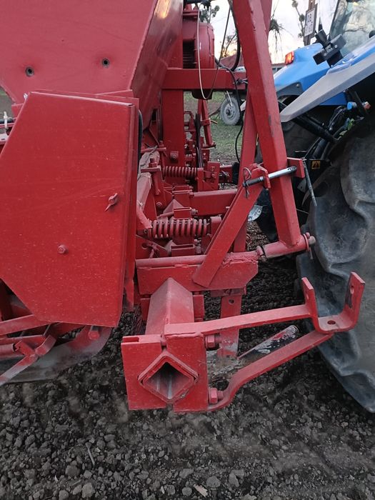 Siewnik do kukurydzy Becker 4 rzędowy