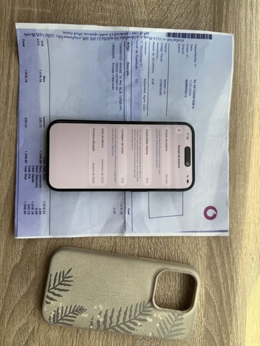 Iphone 15 pro em muito bom estado com garantia, 81% bateria.