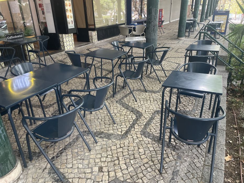 Esplanada - Mesas e Cadeiras