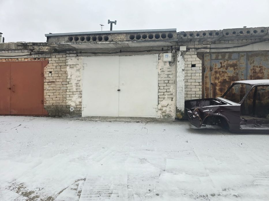 Гараж в кооперативі Іскра