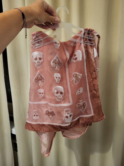 Oryginalna chusta apaszka szal w czachy