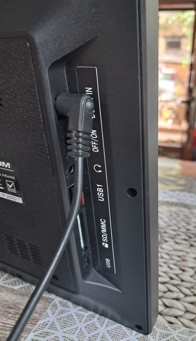 Цифровая фоторамка 12'1 Mediacom