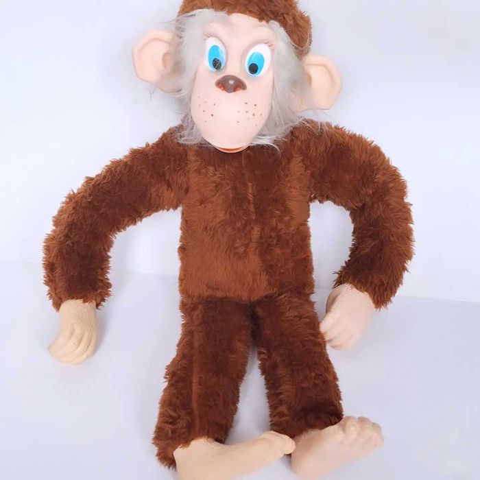 Вінтажний шимпанзе Катберт з гумовим обличчям. Фірма- Blossom Toys