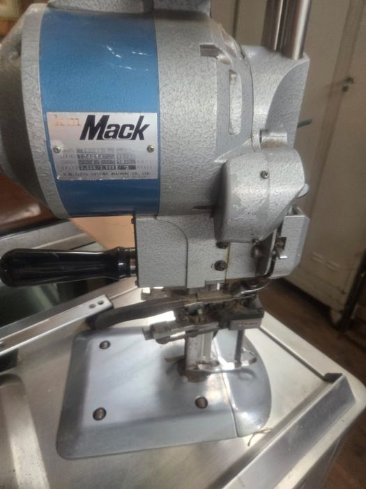 Máquina de corte de tecidos