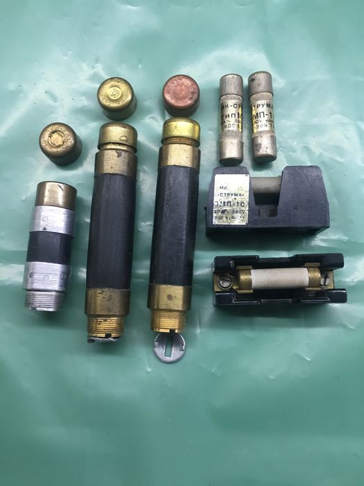 Предохранитель ПР-2 500В, держатель предохранителя ДВП8.