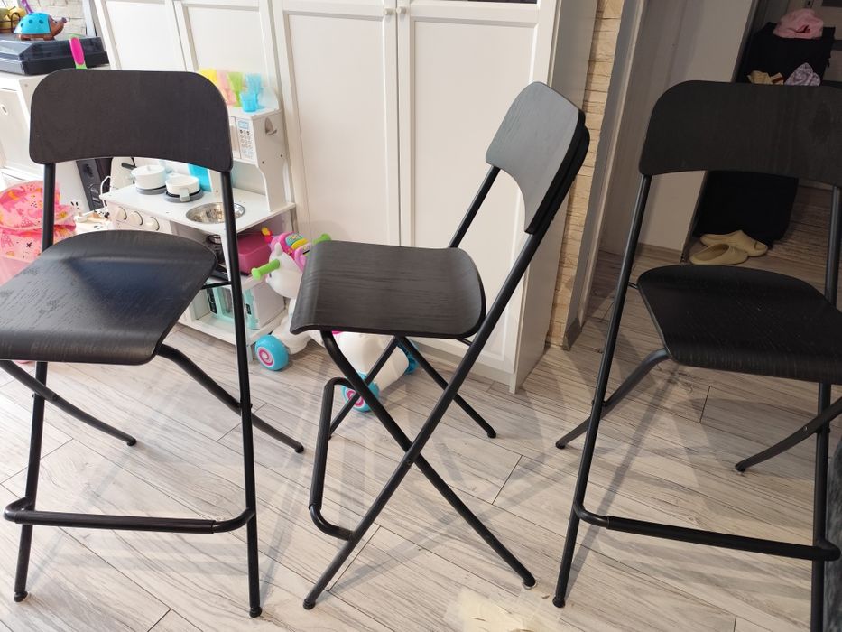 4 krzesła składany do barku wysokości 63 cm.