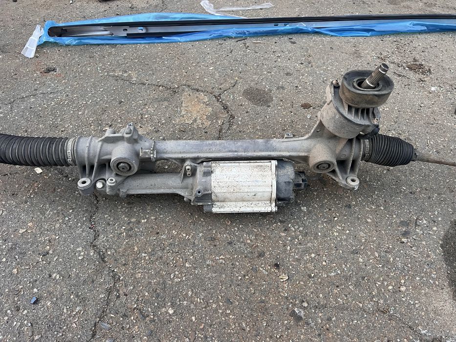 Рулевая рейка Volkswagen Skoda 1K0 909 144N Caddy Passat