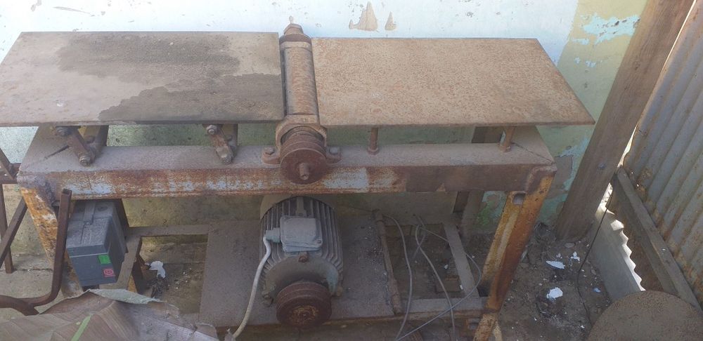 Деревообрабатывающий многооперационный станок