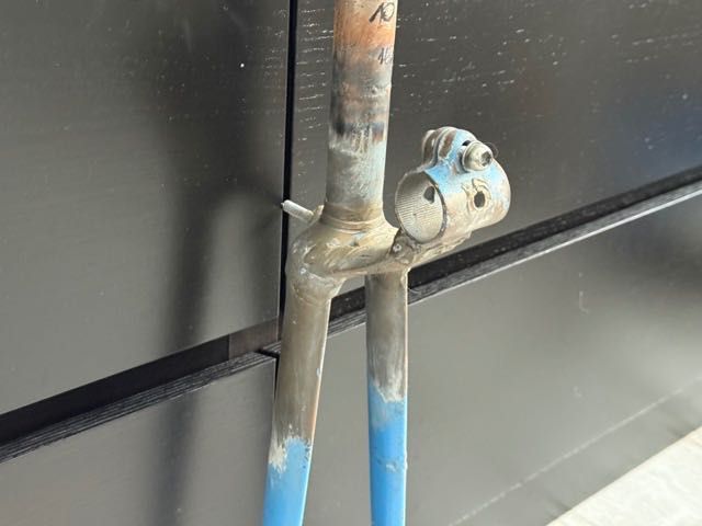 FORK10	Widelec fork mount OSCA Cazzaniga Osvaldo Romet Super 1’ sterówka 16.5 koło 700c