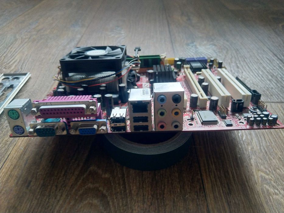 MSI K9A2GM-F V3(AM2+ AMD 740G)+Phenom X3 8450(Box) +DDR2 3GB