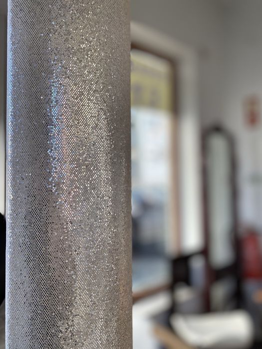 Magnifico espelho com moldura brilhante