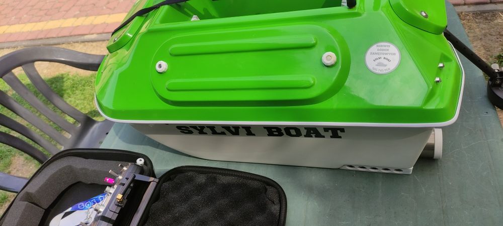 Łodka zanętowa Sylvi boat z GPS echosadą i autopilotem