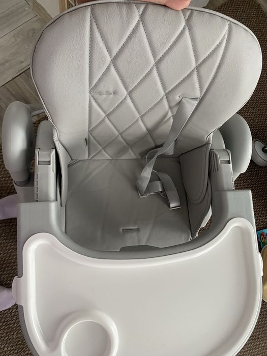 Стільчик для годування