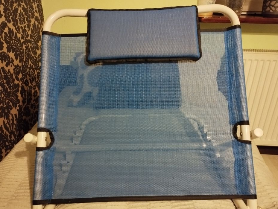 Oparcie składane do łóżka dla osoby chorej