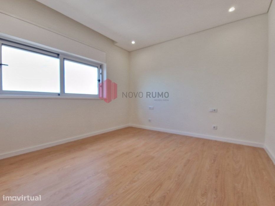Apartamento T4 para arrendar.
