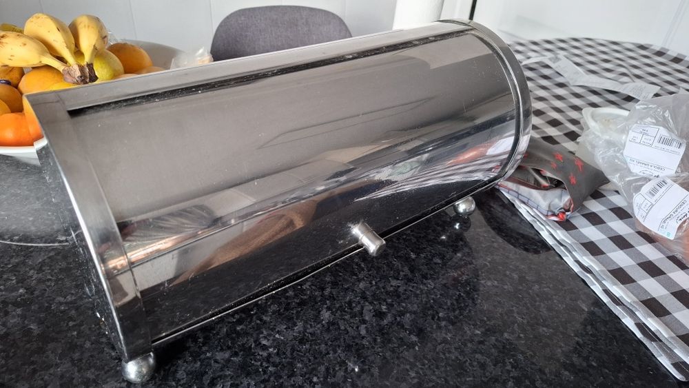 Caixa metalica para pão