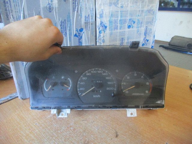 Quadrante / painel de instrumentos MITSUBISHI Space Wagon (N3_W, N4_W)