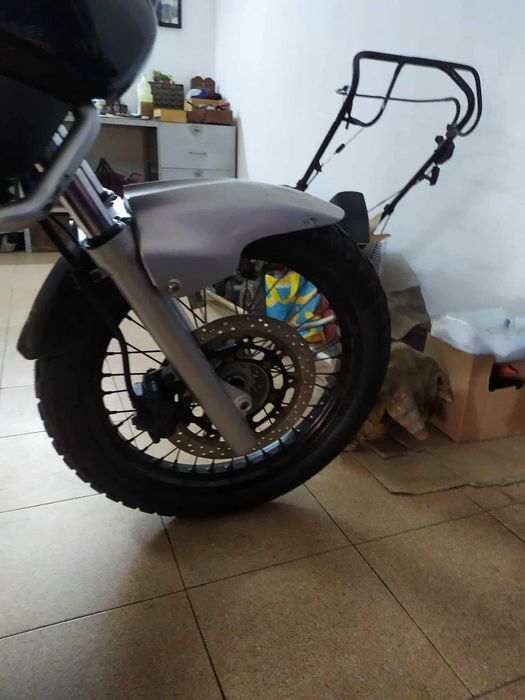 Suzuki XF 650 Freewind