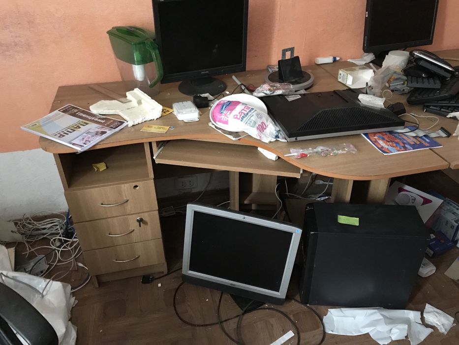 Стол компьютерный ,офисный