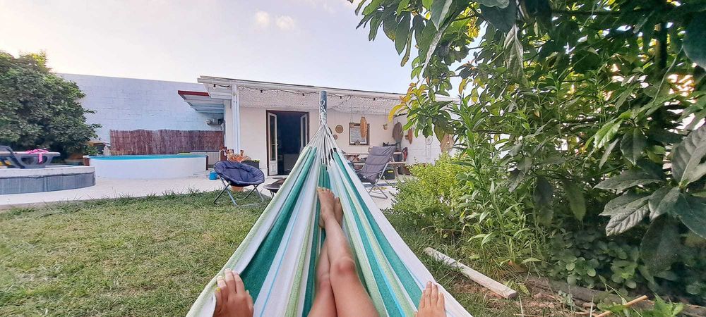 Quinta de lazer e com lotação par 8 à 10 pessoas.