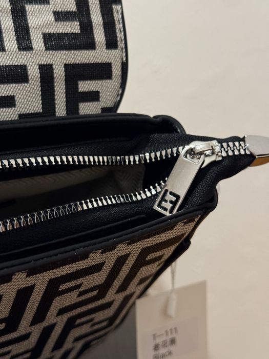 Сумка клатч фенді FENDI