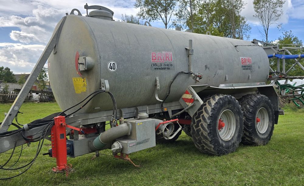 Woz asenizacyjny beczkowoz BriRi 20000l Aplikator