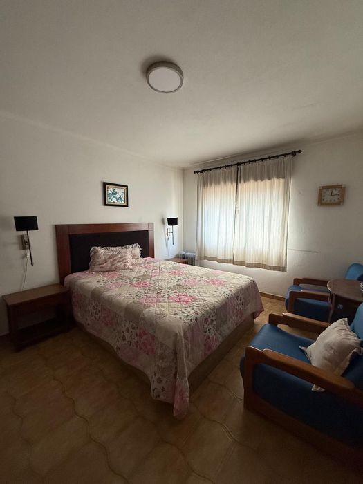 Armação de Pêra - aproximadamente 300 m da Praia - Low Cost - Garagem Incluída